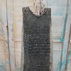 NWT Simply Couture Gray Sleeveless Tunic Size L